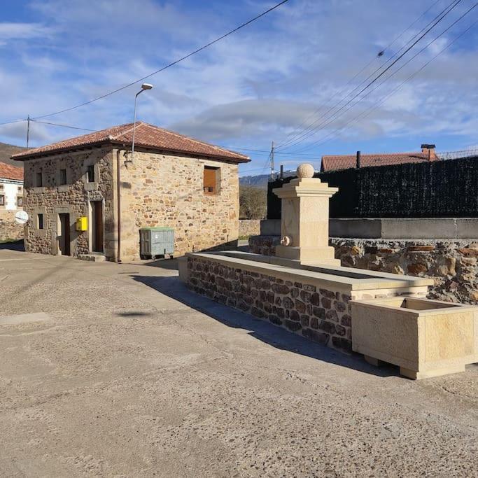 La Casa De La Tina Villa Porquera de Santullan Exteriör bild